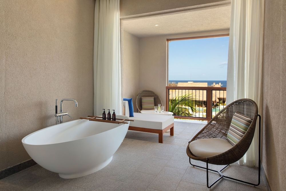 Intercontinental Dominica Cabrits Resort & Spa by IHG Suite, 1 Bedroom, Bathtub, Ocean View (Outdoor Bathtub) 3