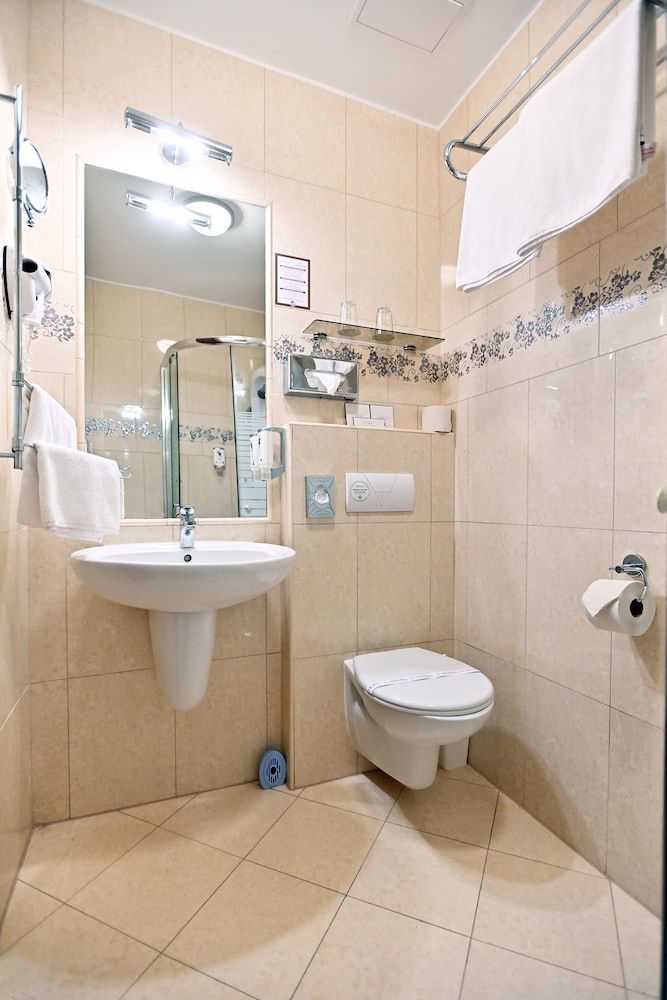 Hotel Eger & Park Superior Double Room 6