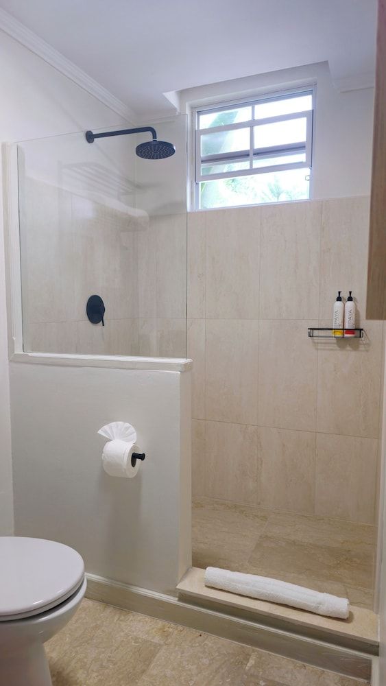 South Point Hotel Standard Twin Room, Pool View 3