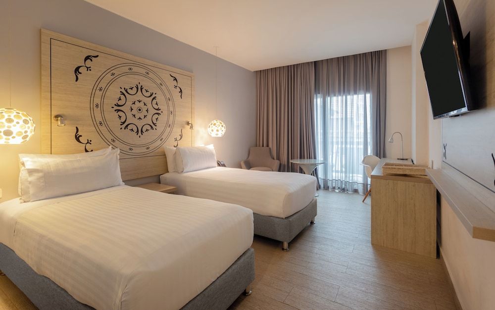 Deluxe Room, 1 King Bed, Balcony