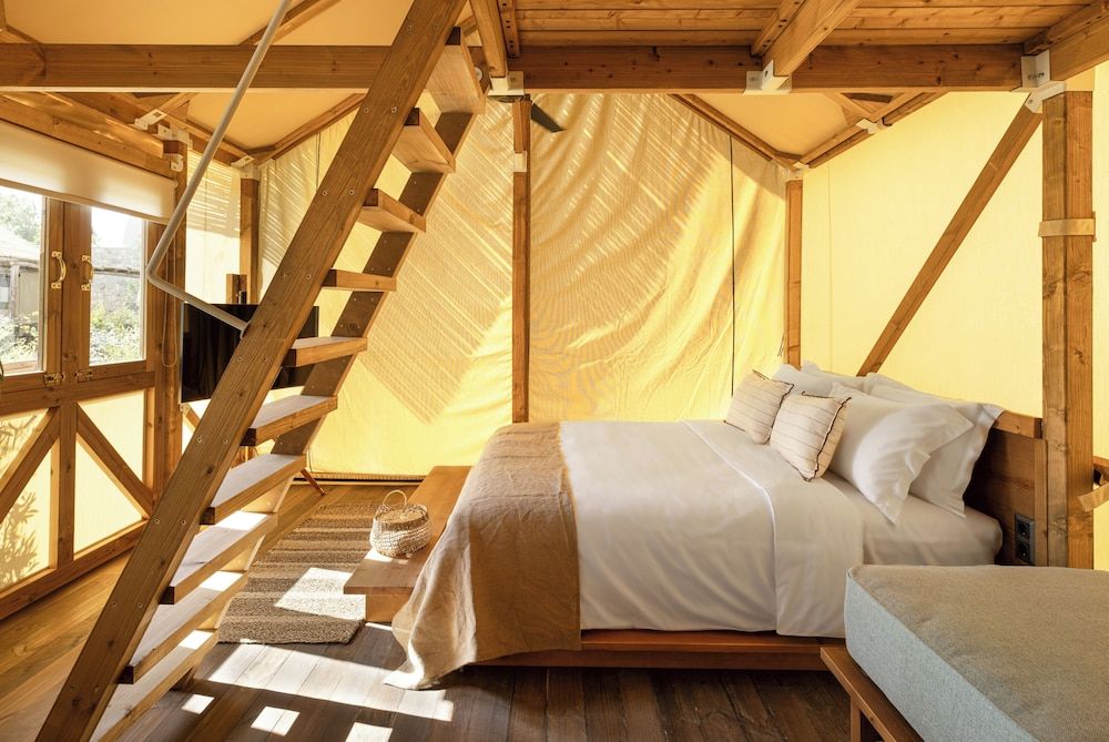 Lodge Tent with Garden