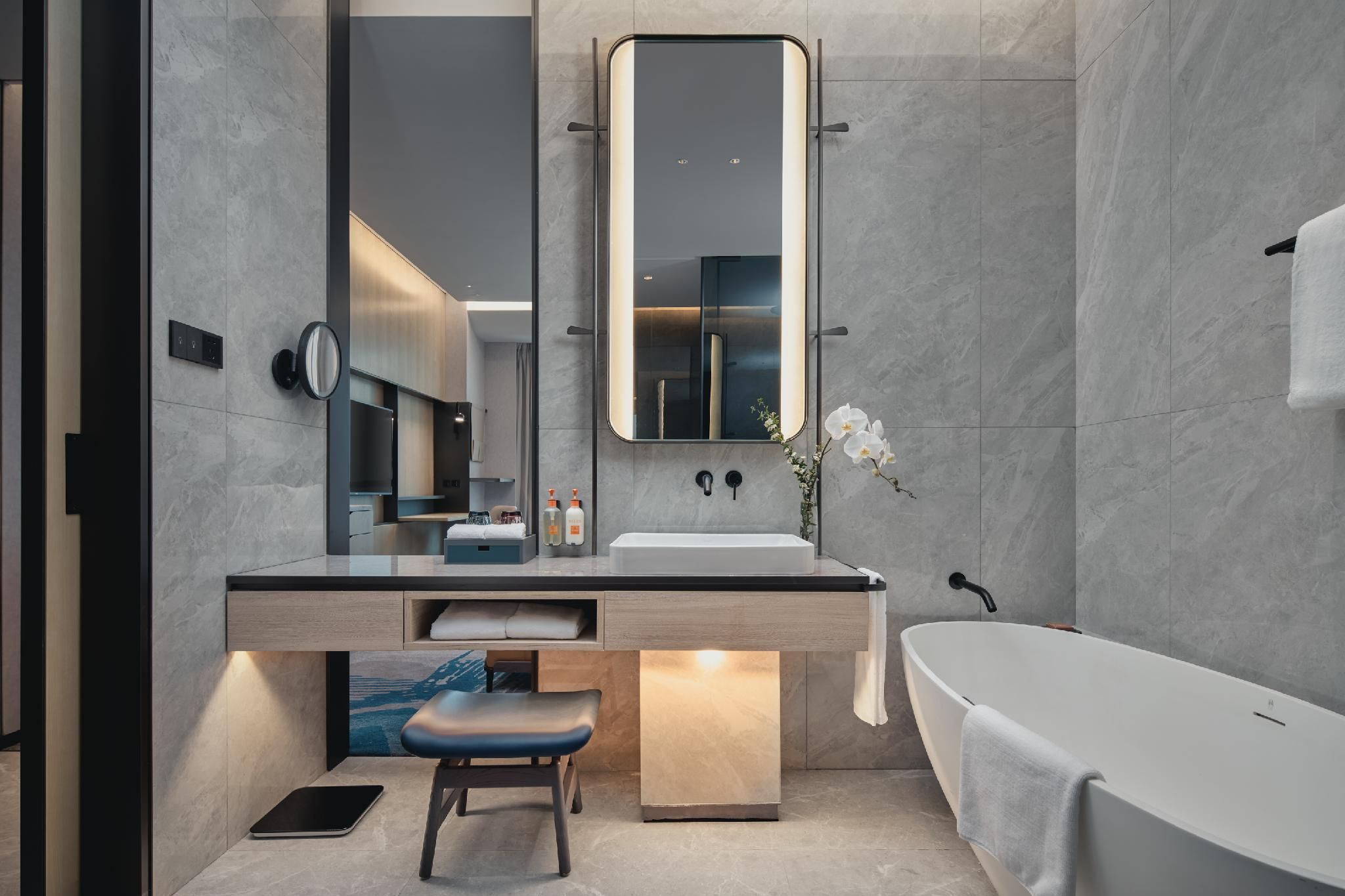 1 King Standard River View