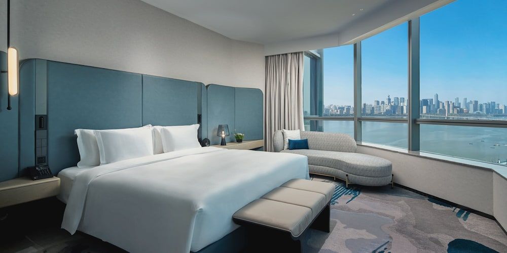 Premium Room, 1 King Bed, River View