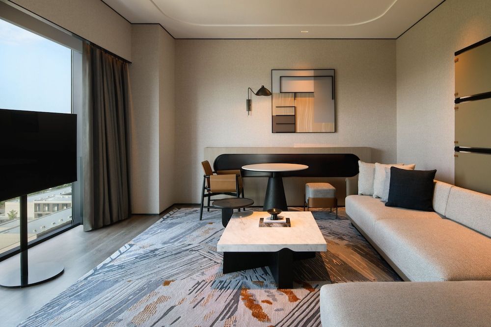 Sheraton Taizhou Executive Suite, 1 King Bed 5