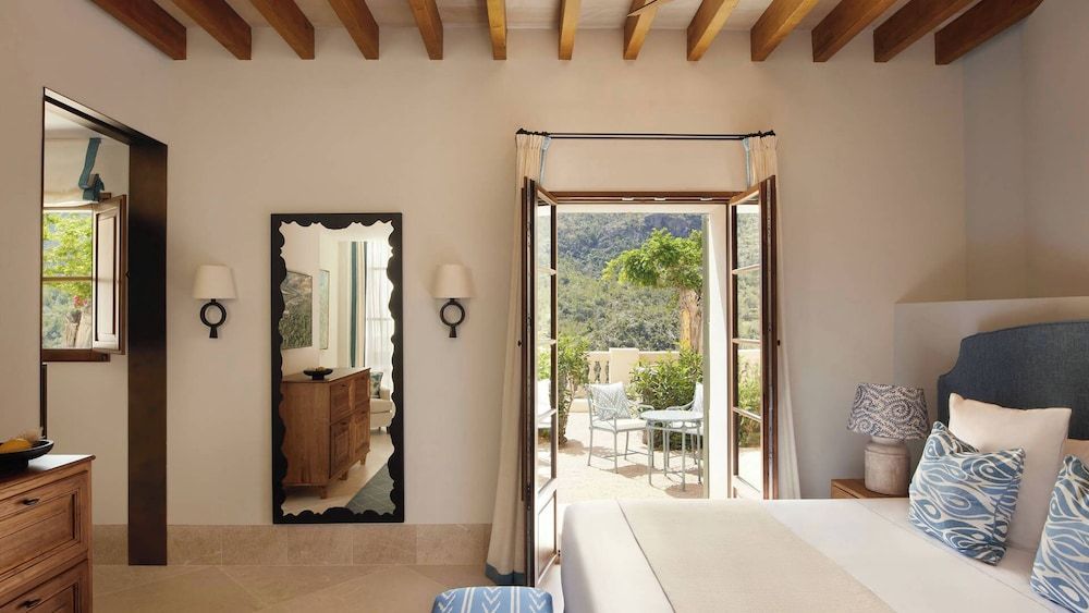 Deluxe Room, Balcony, Mountain View