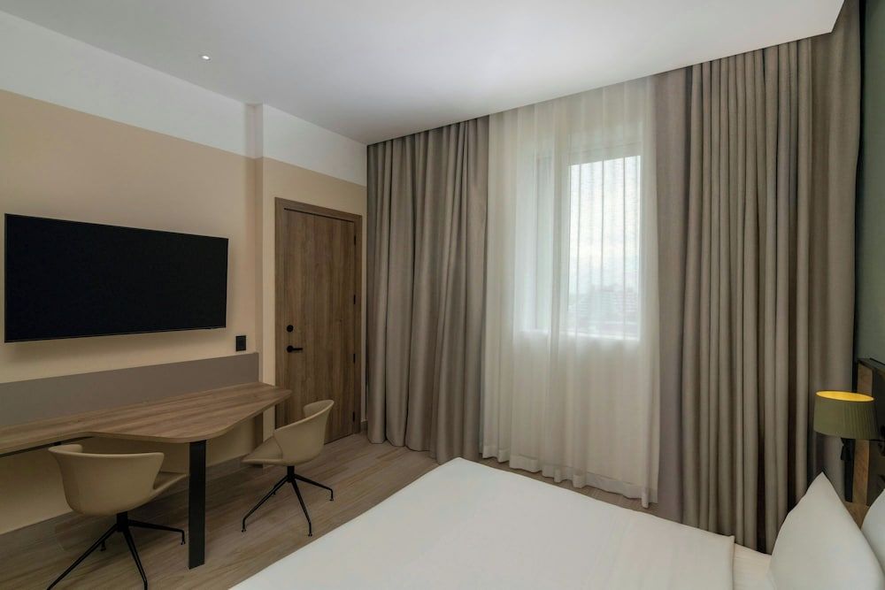 Residence Inn by Marriott Santiago de los Caballeros Studio, 1 King Bed, City View 6