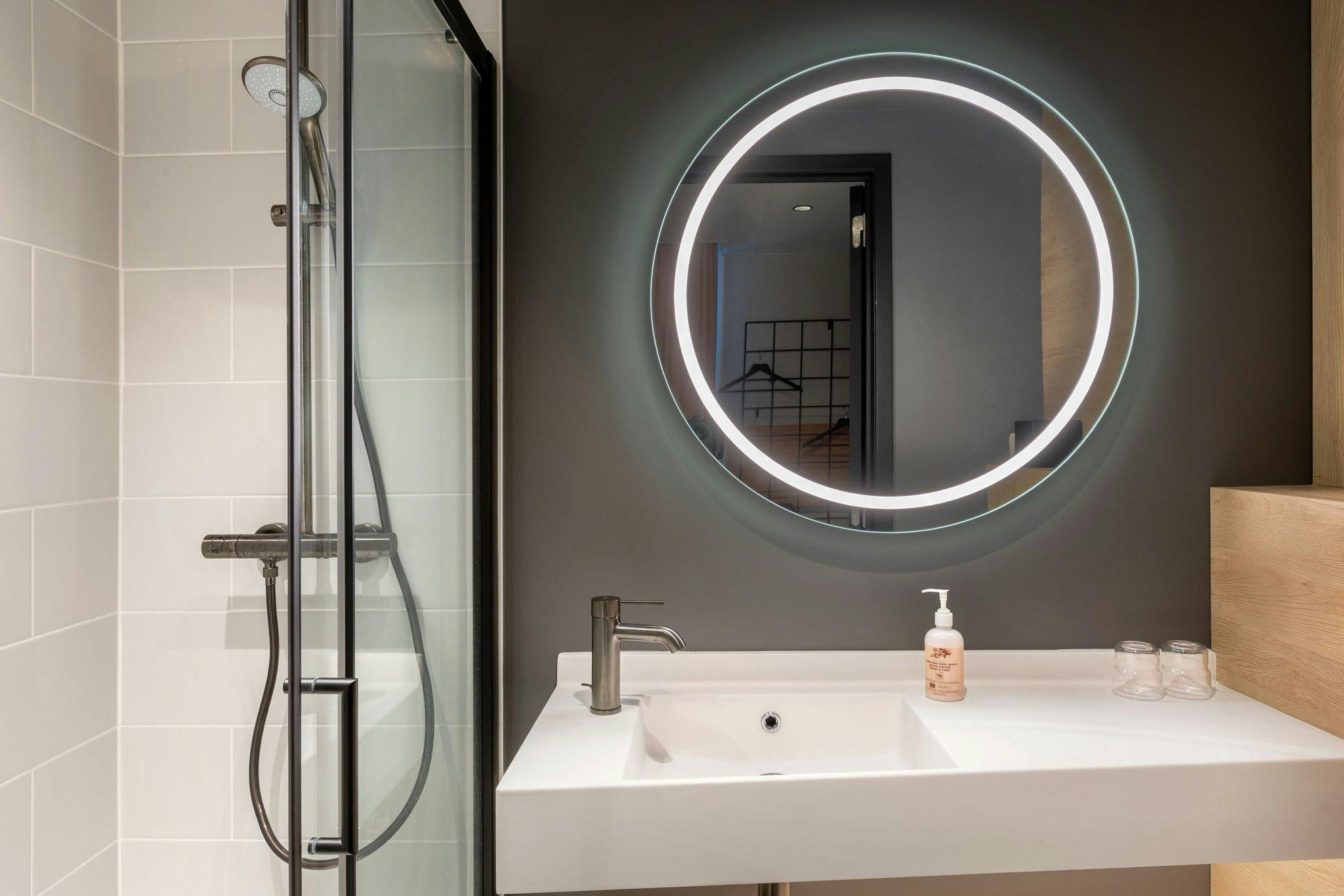 Moxy Sleeper Twin, Guest room, 2 Twin