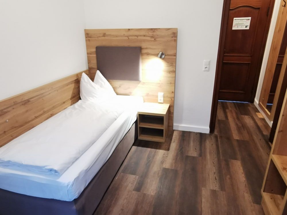 Heidehotel Soltauer Hof Standard Single Room 3