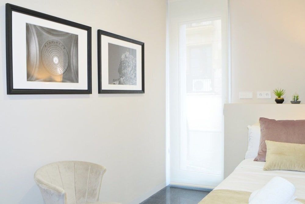HoliHome Rambla 24 Family Apartment, 2 Bedrooms, Balcony 15