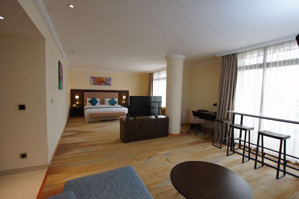 Best Western Premier Dynasty Deluxe Room, 1 King Bed, Non Smoking, Balcony 11