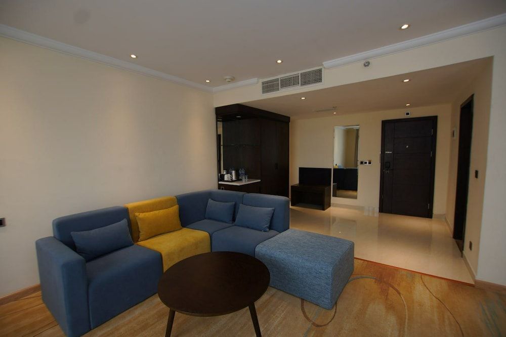 Best Western Premier Dynasty Deluxe Room, 1 King Bed, Non Smoking, Balcony 12