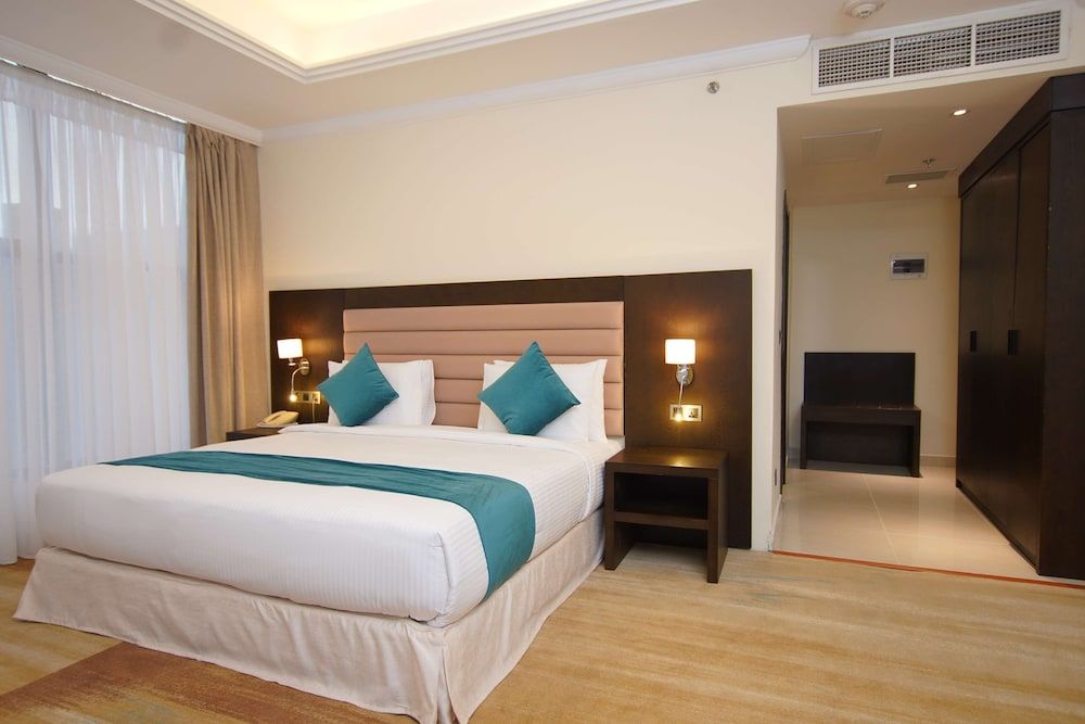 Superior Room, 1 King Bed, Non Smoking, Balcony