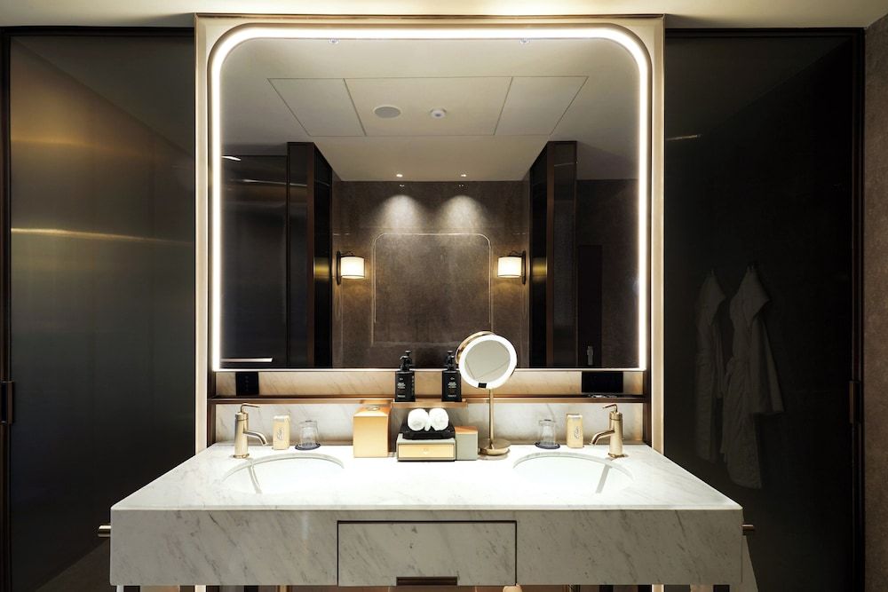 Four Seasons Hotel Dalian Club Room, 2 Twin Beds, Ocean View 3