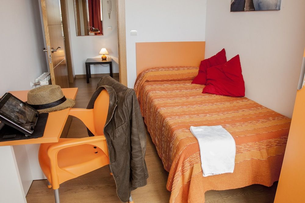 Apartamentos Turísticos Bahía de Boó Apartment, 3 Bedrooms, Bay View (5 People) 4