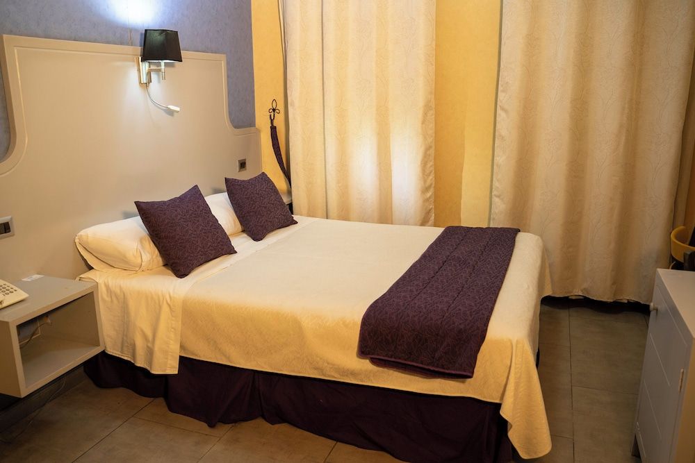 Double Room, 1 Double Bed