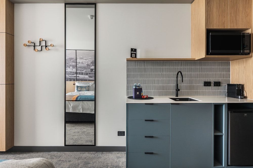 One North Terrace Executive Twin 7