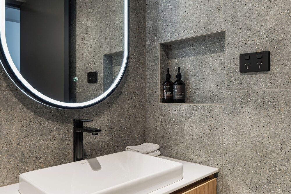 One North Terrace Executive Twin 6