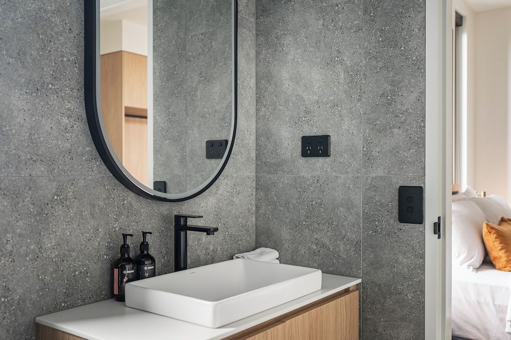 One North Terrace Deluxe Apartment, 2 Bedrooms 9