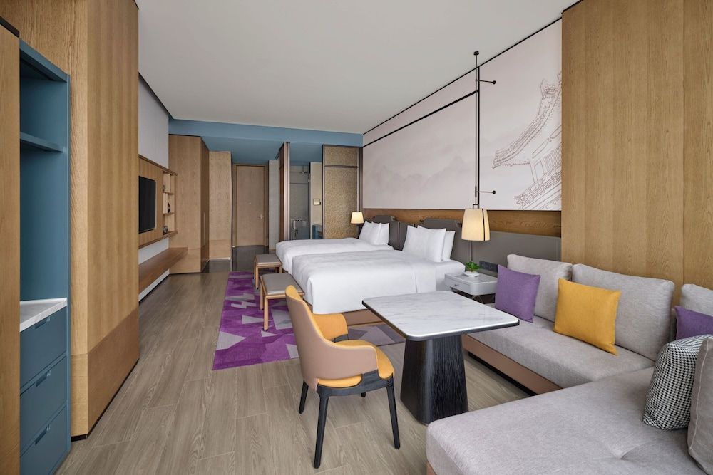 Deluxe Room, 2 Twin Beds, City View
