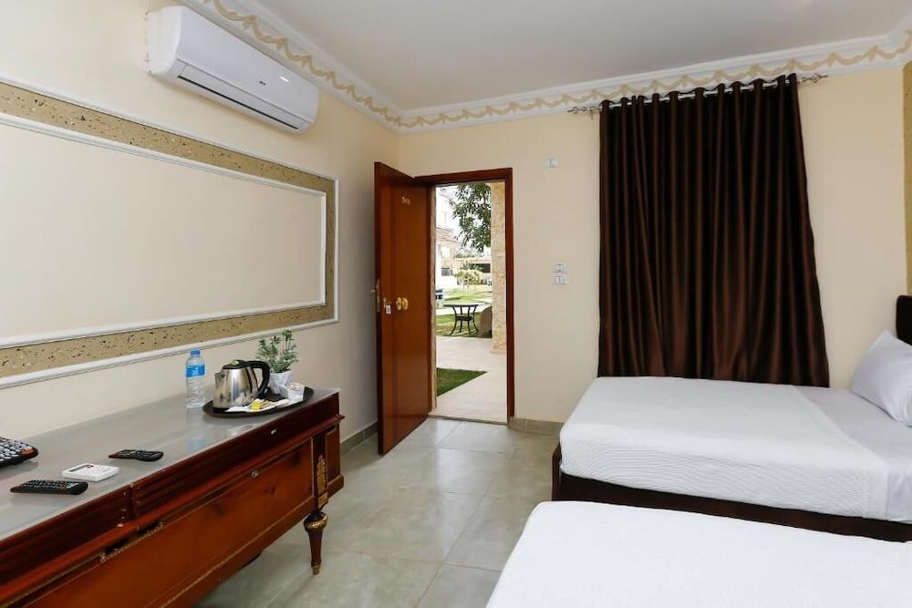 Turquoise Pyramids Palace Club Chalet 6