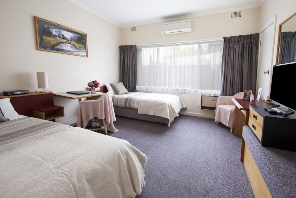 Cooma Motor Inn Standard Twin Room