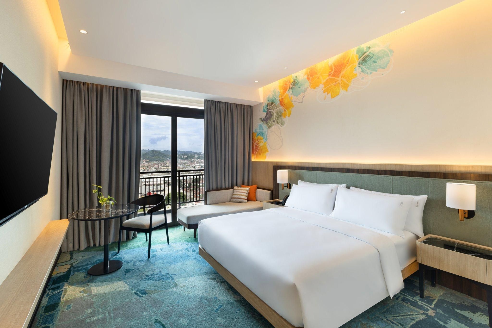 1 King Standard with Terrace Access