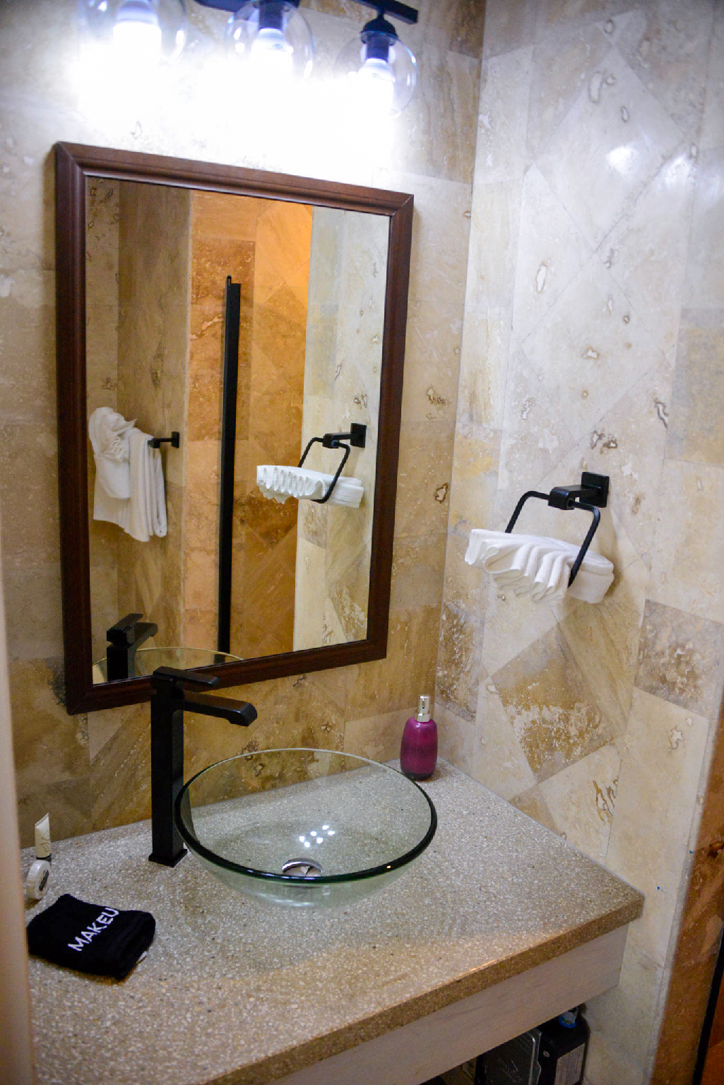 Master Suite with King bed