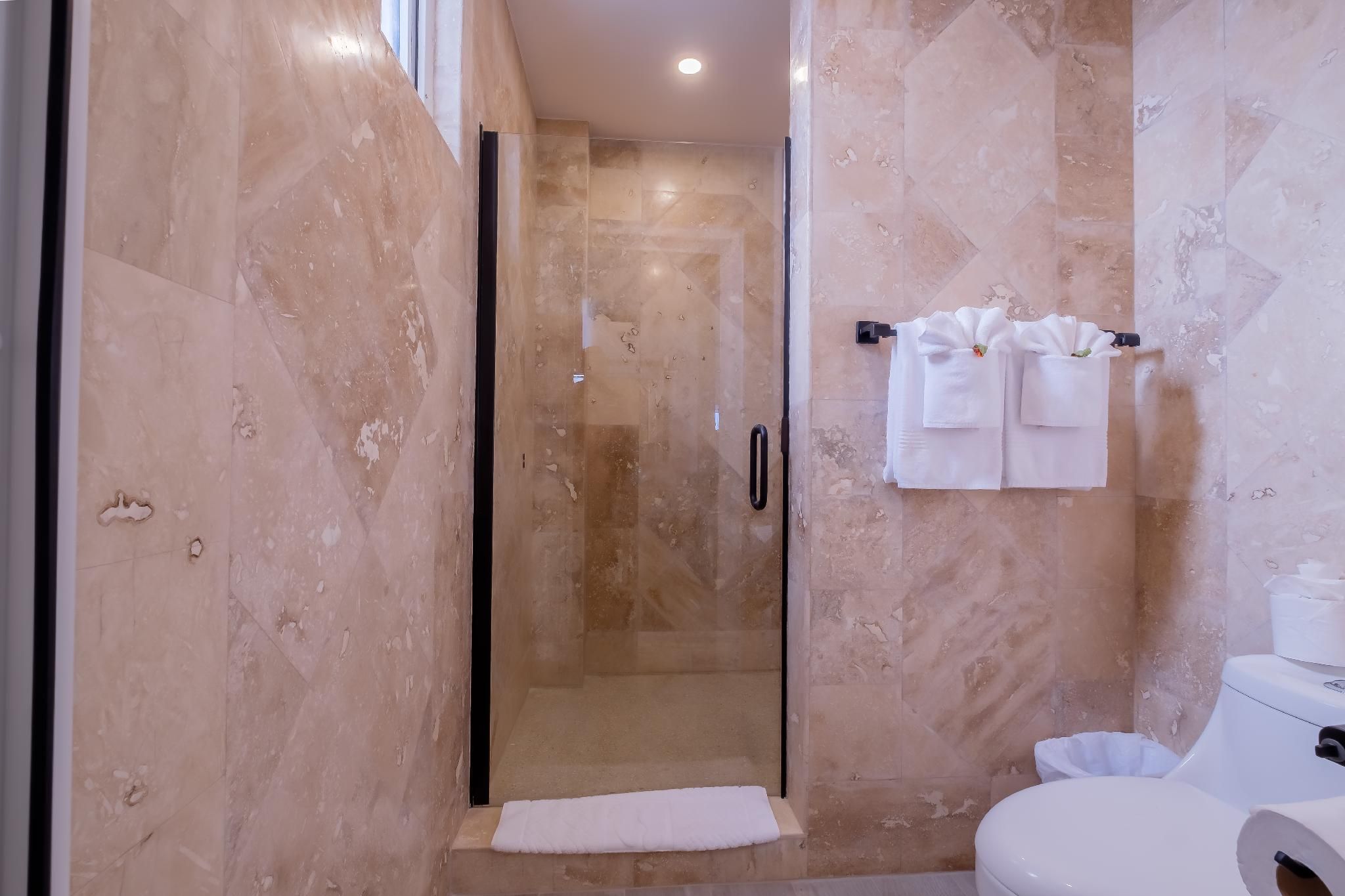 The Watermark Hotel Queen Room 3