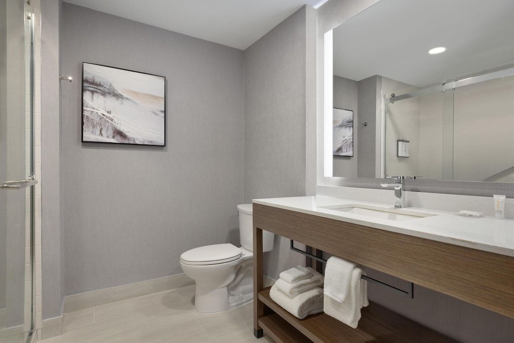 Hyatt Place Windsor Room (Specialty 2 Queen Beds with Sofa Bed) 6