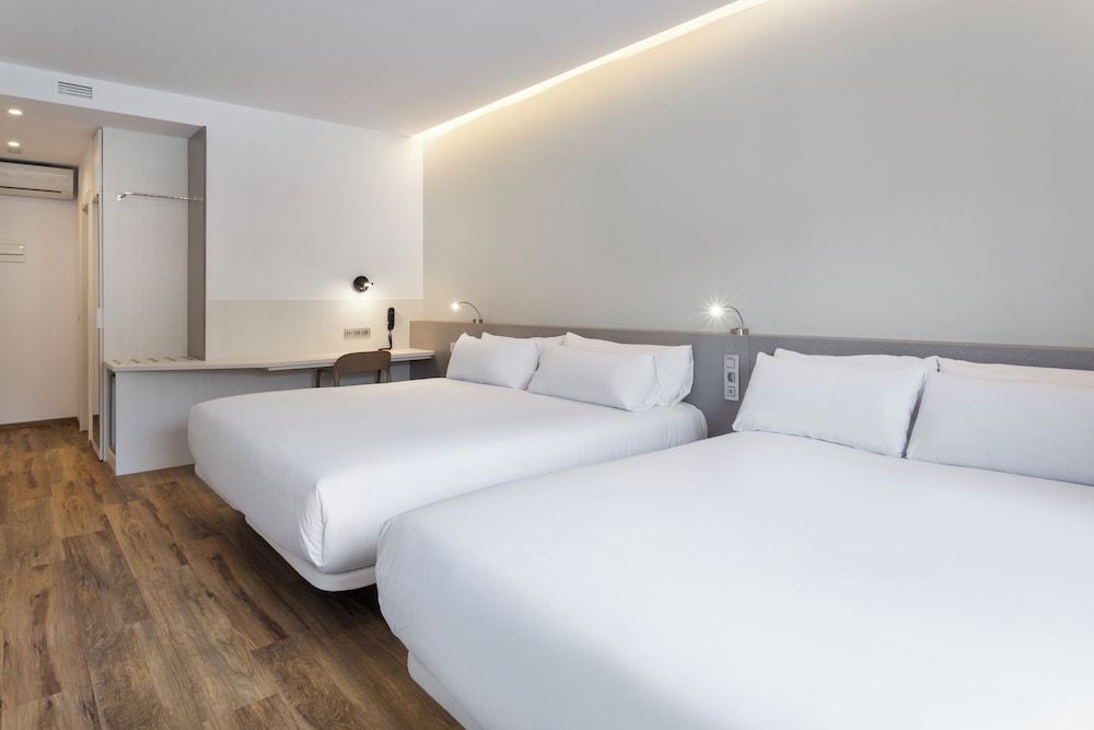 B&B Hotel Almeria Vicar Family Room 3