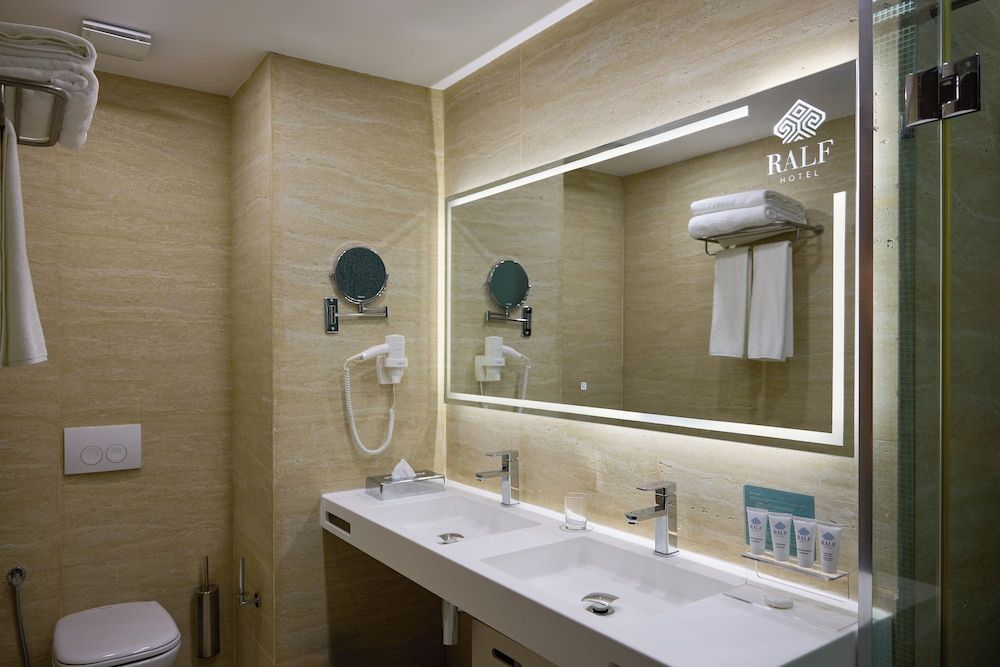 Hôtel RALF Elite Suite 4