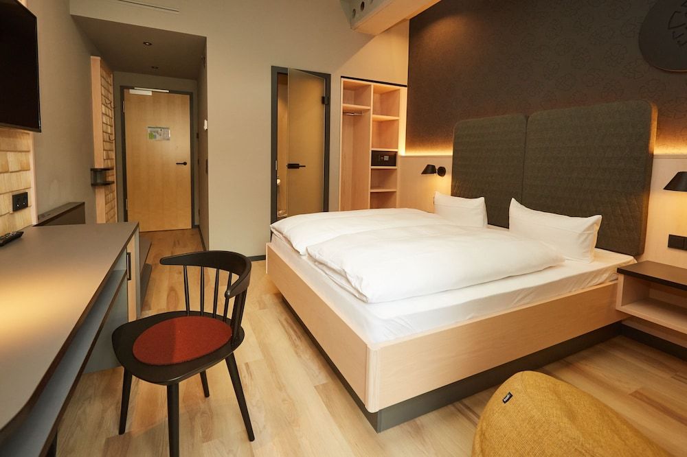 Classic Double Room, Courtyard View