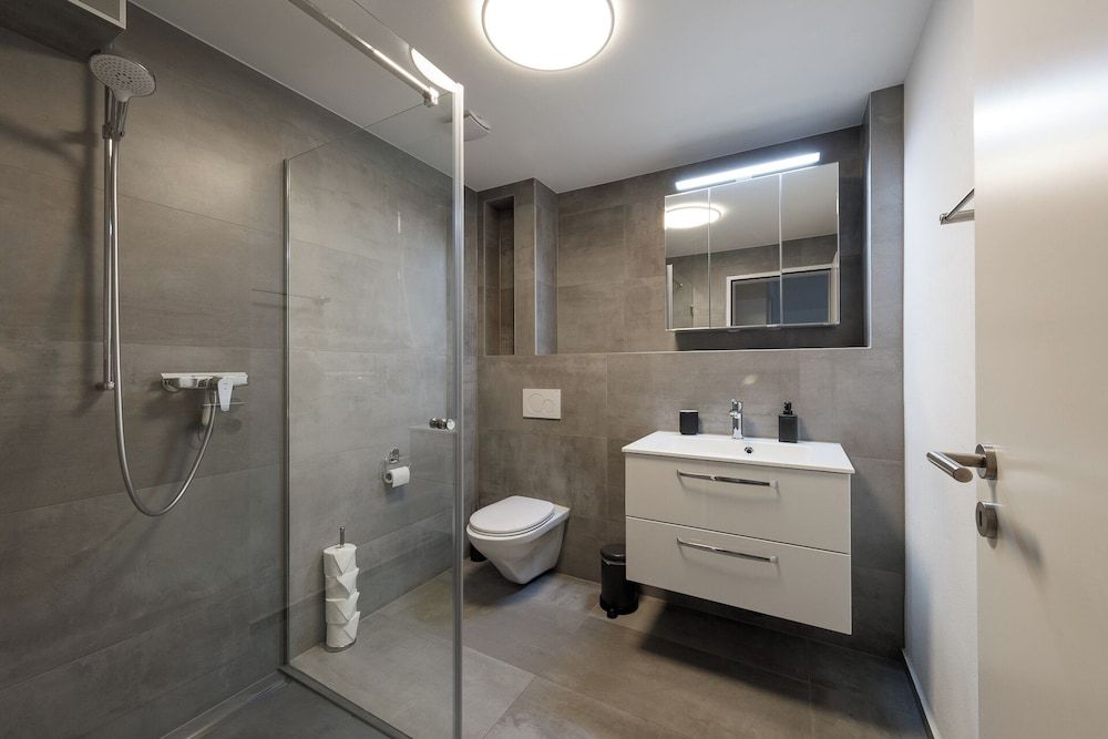 BERG&BERG APARTMENTS-Spiez Self Check-In Standard Apartment 8