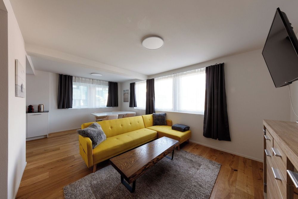 BERG&BERG APARTMENTS-Spiez Self Check-In Standard Apartment 2