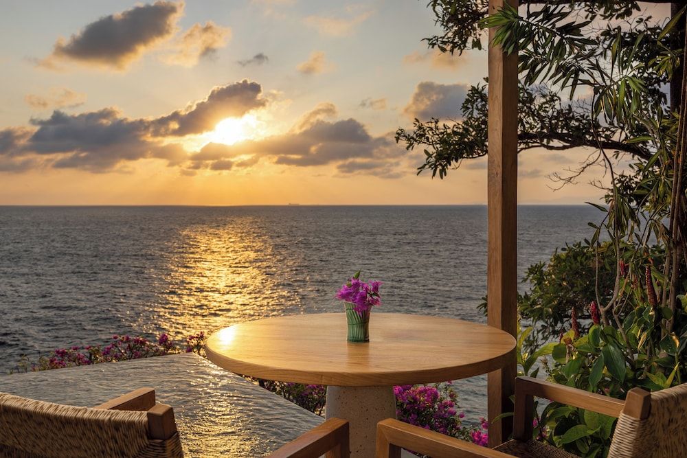 Semaya Beach Resort Villa with Private Pool 3