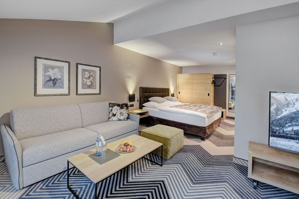 Junior Suite, Balcony, Mountain View