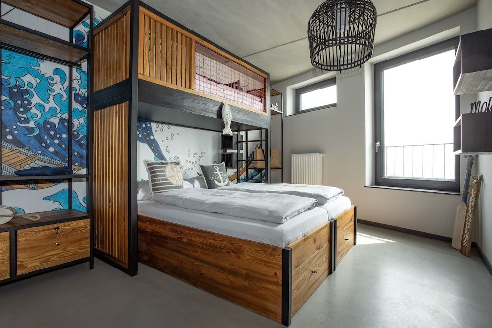 Lieblingsplatz Hotel Surf Rescue Club Panoramic Triple Room, Multiple Beds, Pets Allowed, Beachside 4