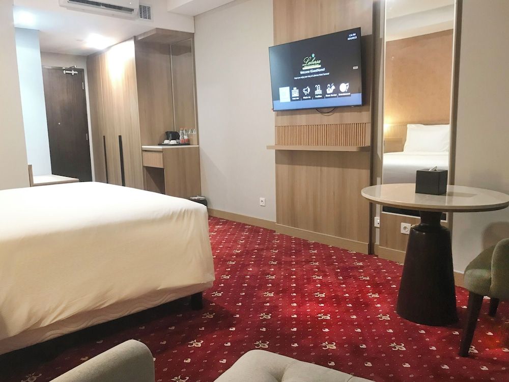 Labersa Hotel & Convention Center Samosir Deluxe Double Room 2