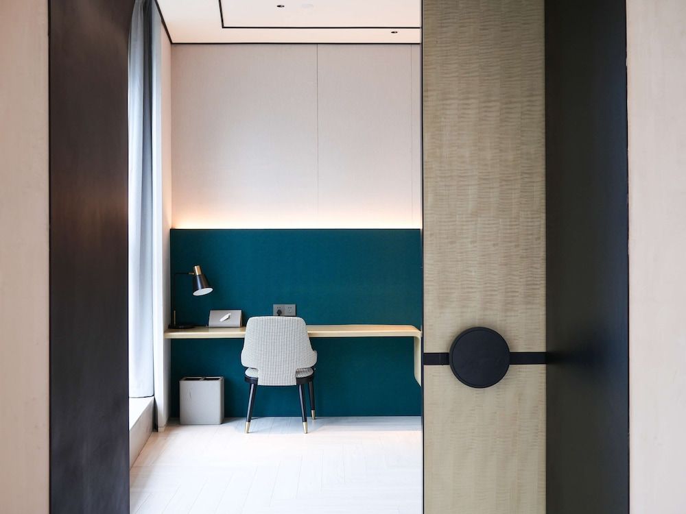 Hilton Garden Inn Nanjing Hexi Olympic Sports Center Deluxe Suite, 1 King Bed 5