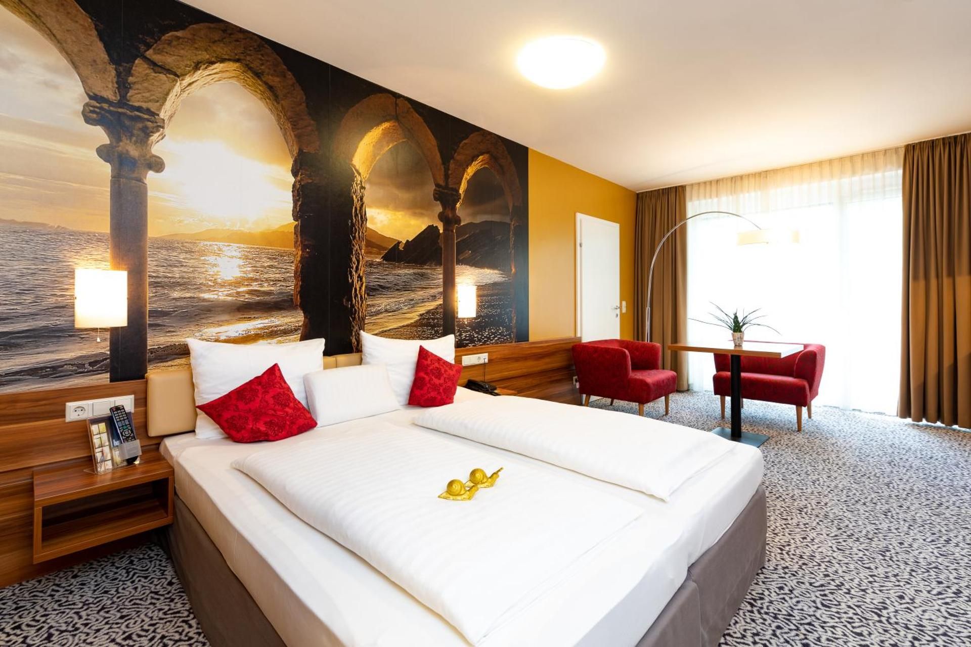 Superior Studio - Adjoining Building