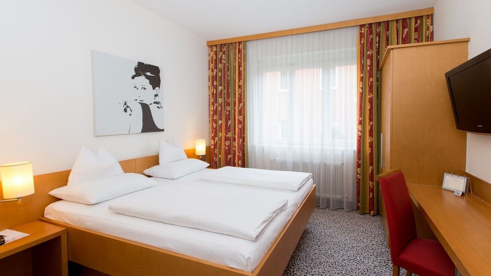 Hotel Süd art Standard Double Room 3