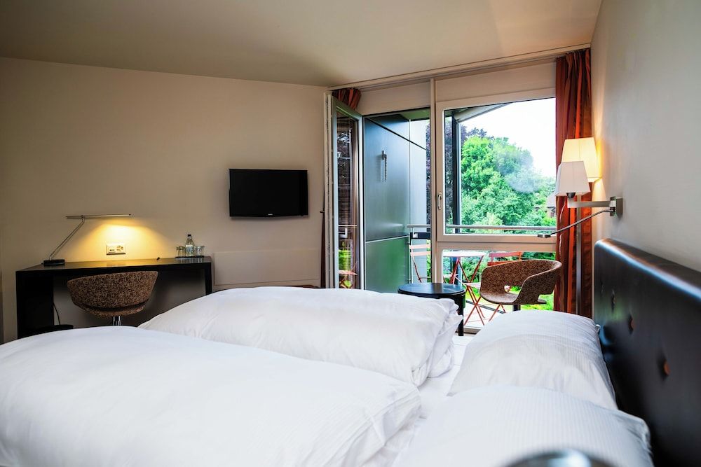 Hotel Seepark Thun Standard Twin Room 2