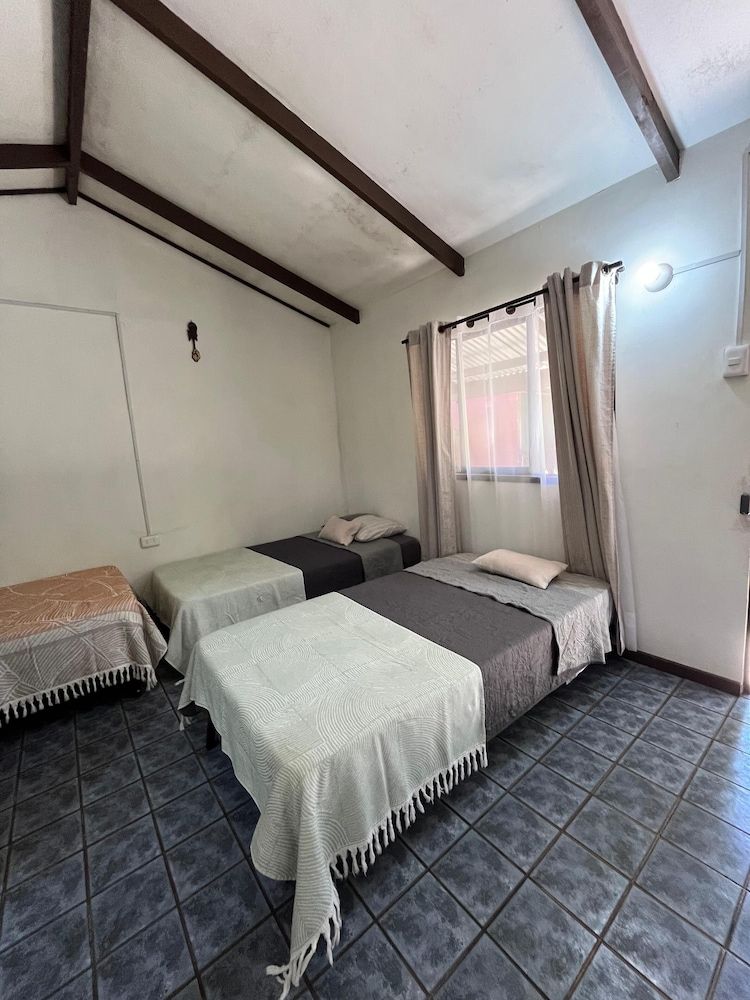 Hostal Vaianny Economy Triple Room 2