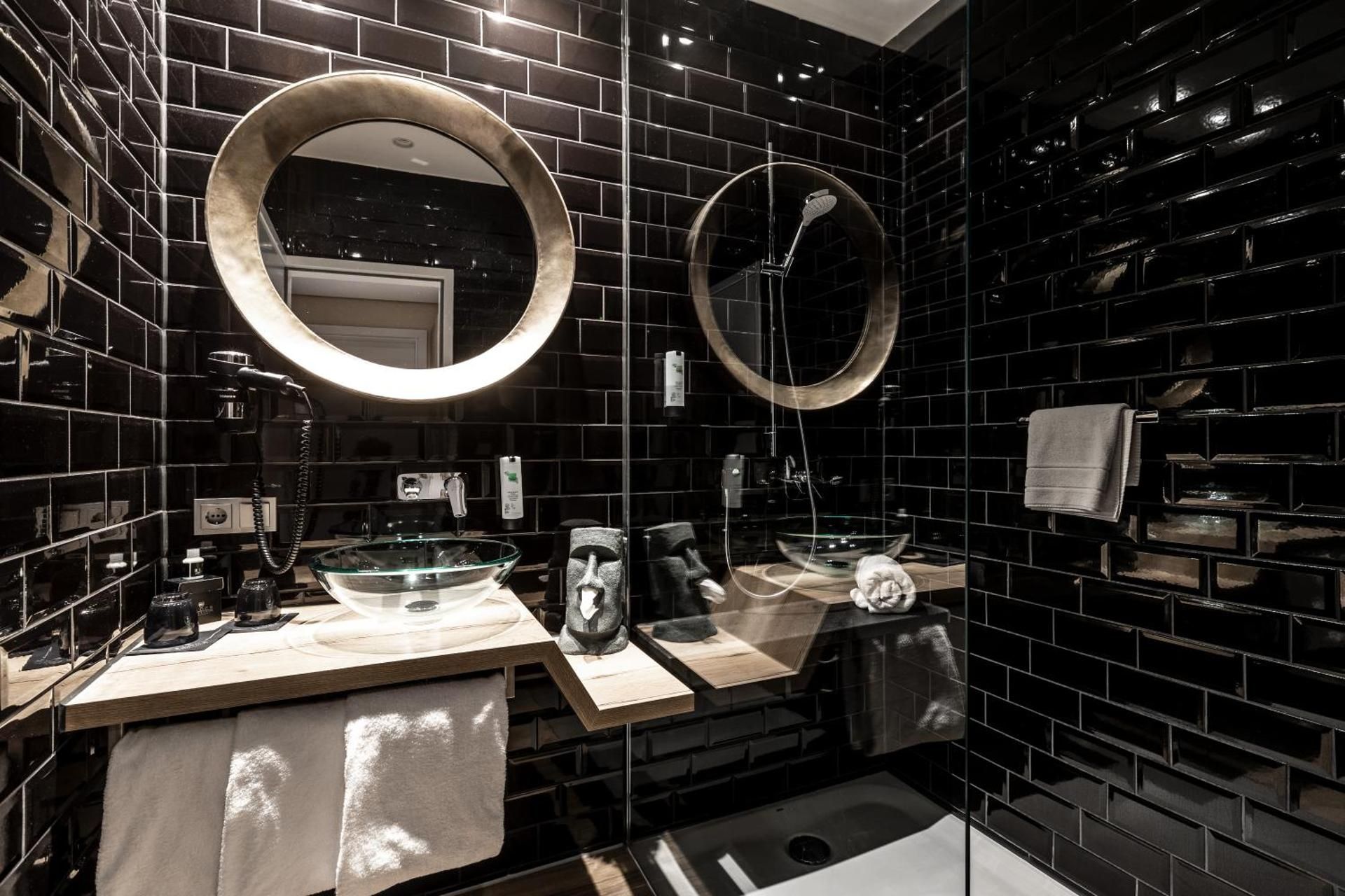 BLOCK Hotel & Living Two Connecting Comfort Plus Double Rooms (4 People) 3