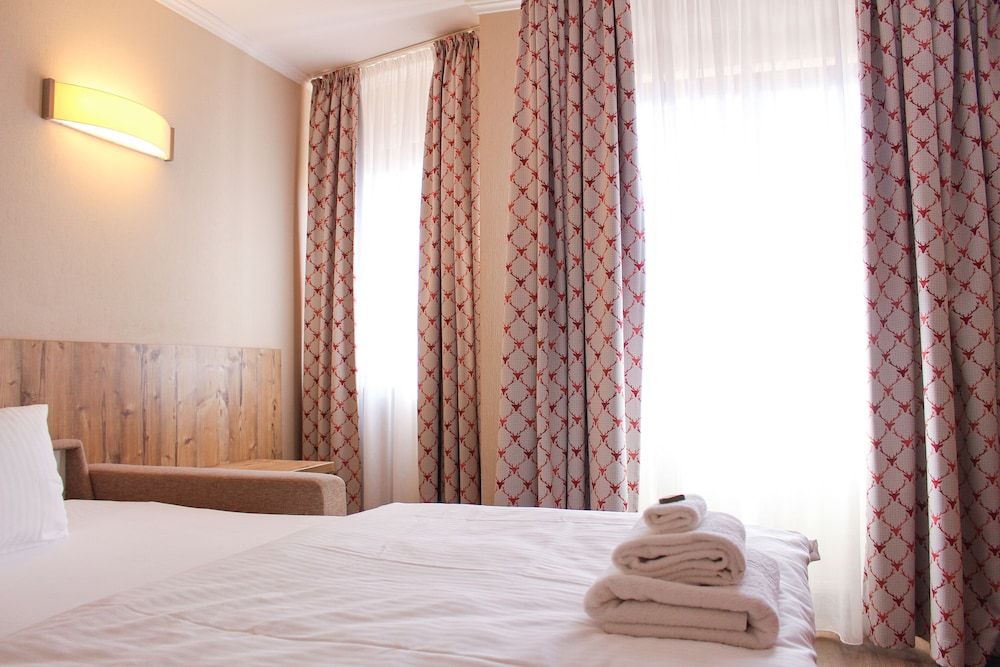 Hotel Restaurant Zum Reussenstein Family Quadruple Room 3