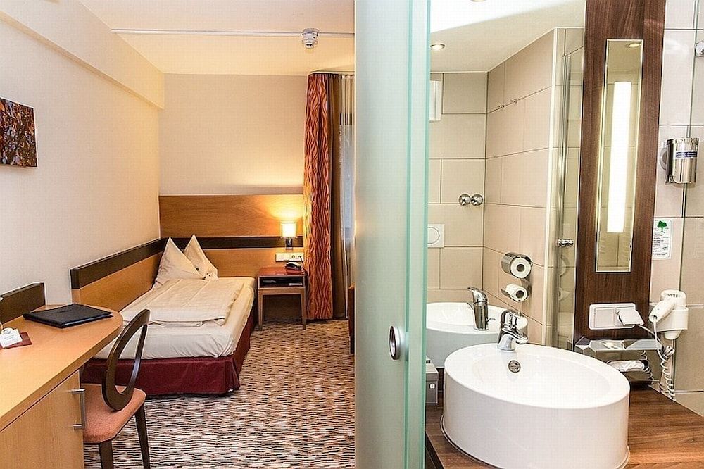 TaunusTagungsHotel Single Room Standard Plus 4