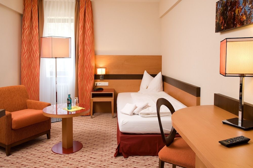 TaunusTagungsHotel Single Room Standard Plus