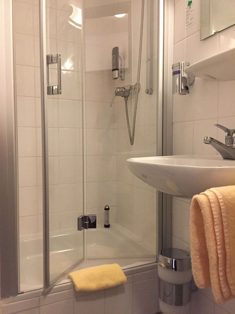 TaunusTagungsHotel Single Room 4