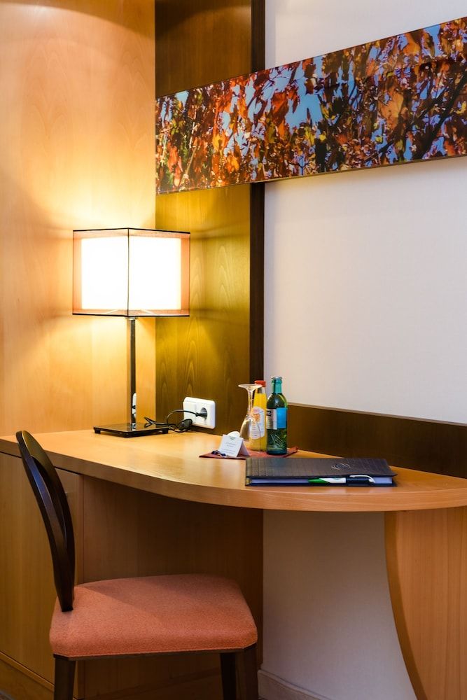 TaunusTagungsHotel Single Room Standard Plus 5