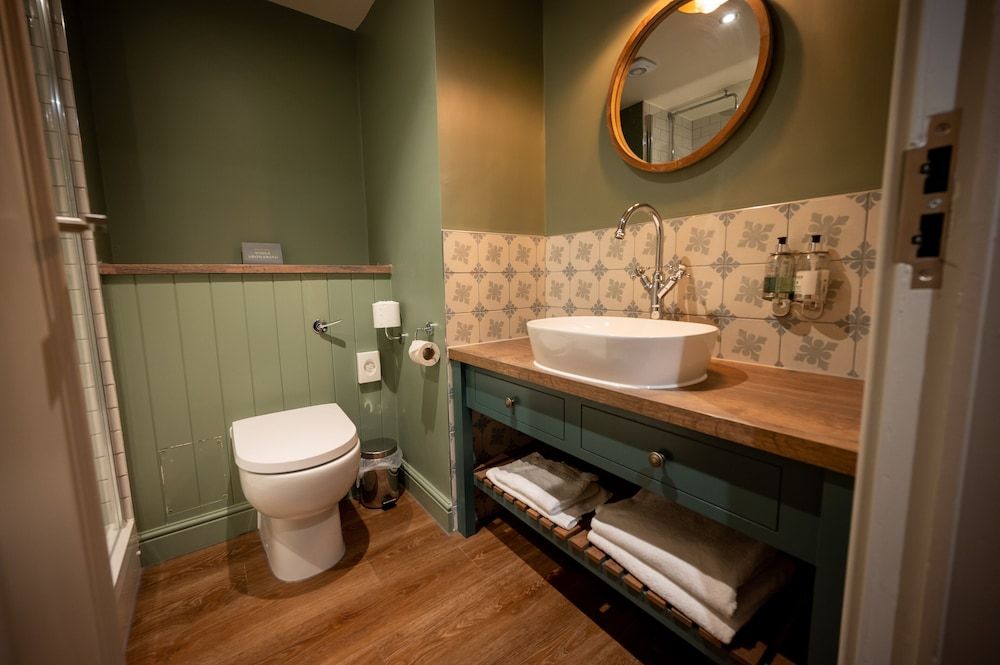 The Green Man by Greene King Inns Twin Room, Ensuite 4